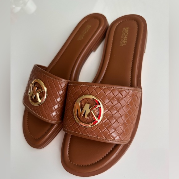 Michael Kors Hayworth Braided Brown Leather slides with Logo Plaque - Picture 2 of 4